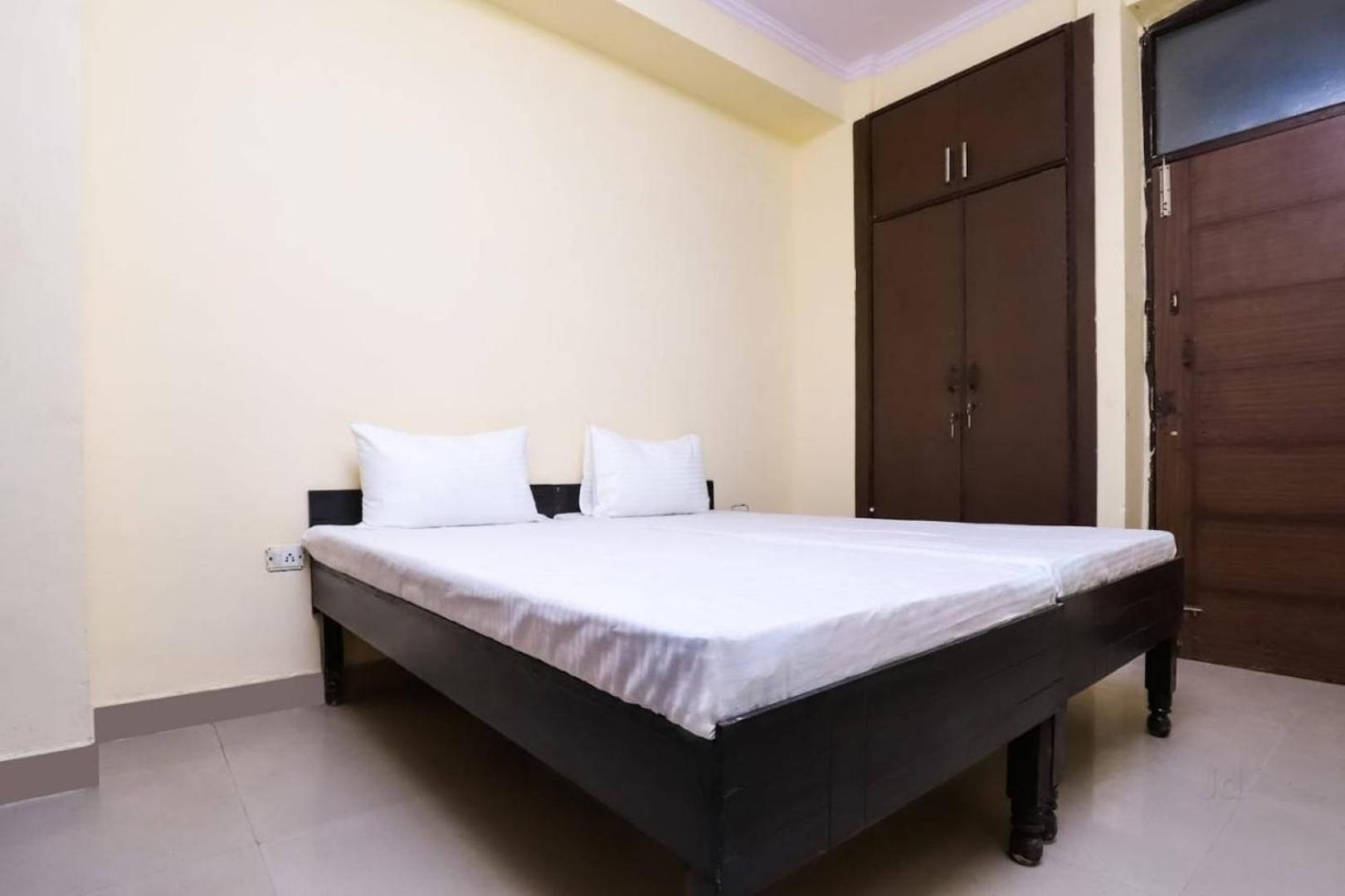 Chirag Hotel,غازي أباد المظهر الخارجي الصورة